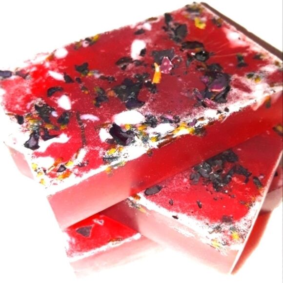HAND crafted Strawberry and Roses organic soap bar - Picture 4 of 11